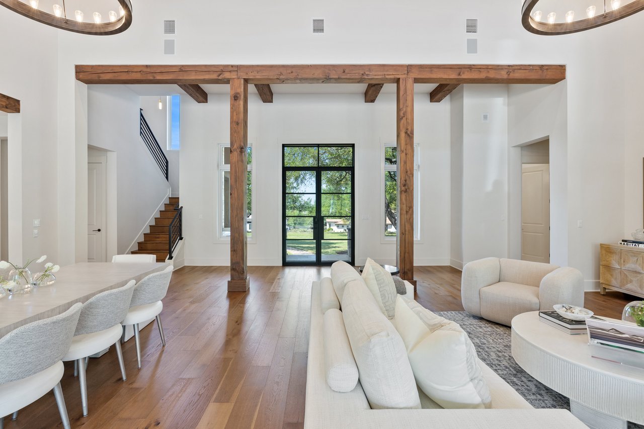 8325 Lakewood Ridge Cv