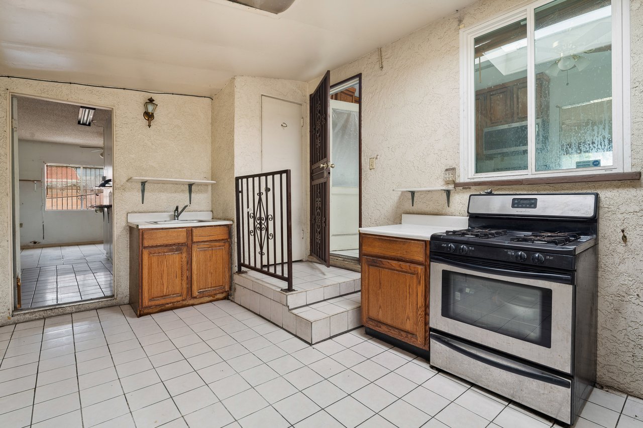 303 E Lincoln Street