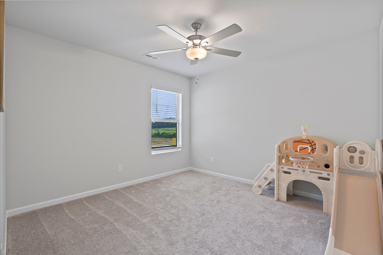 5 BEDROOMS! 3 BATHROOMS! ALMOST BRAND NEW!