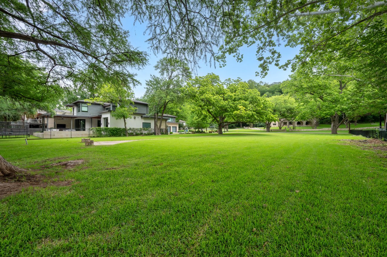 3200 Rivercrest Drive