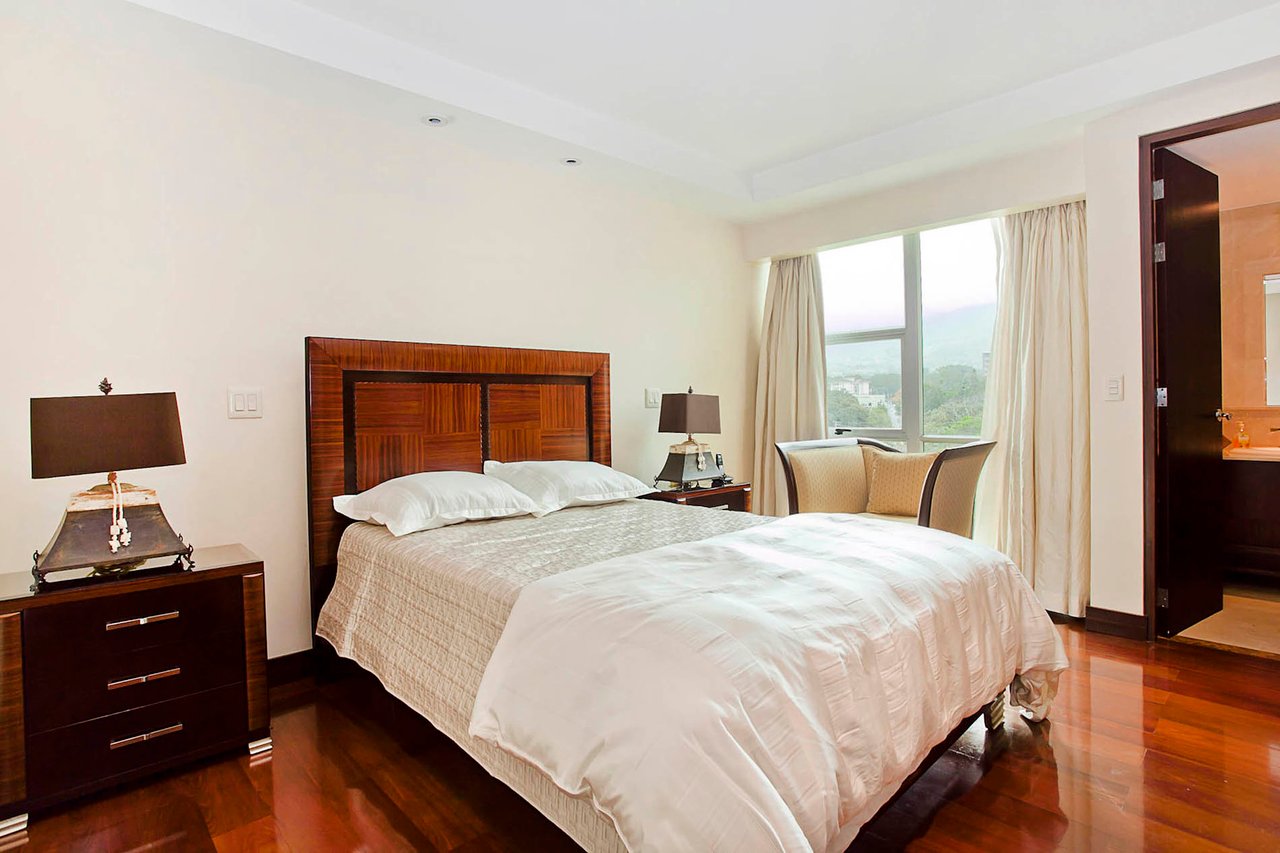 Classic Luxury View Condo, Escazu, San Jose