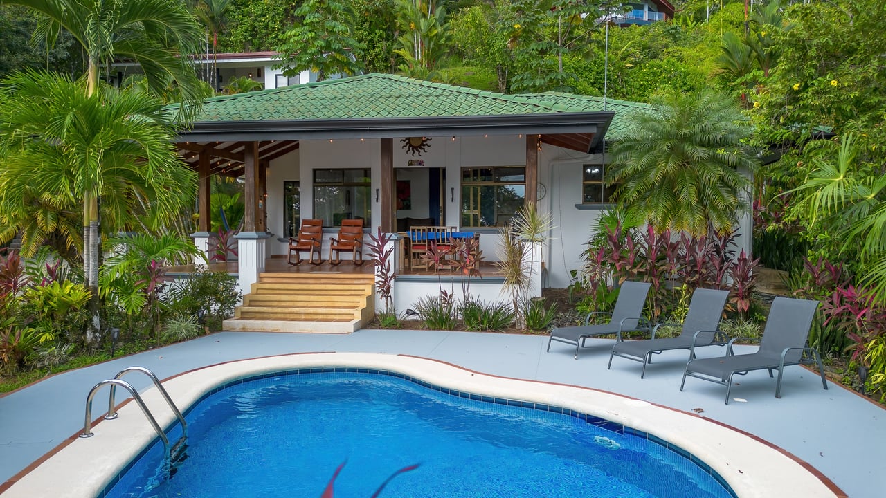 Two Ocean View Homes in Exclusive Marina Vista, Escaleras