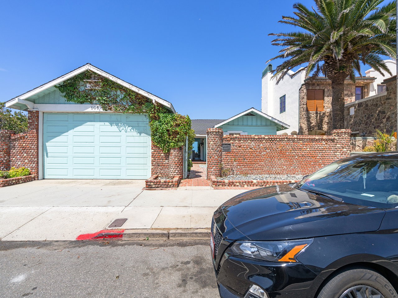 809 Esplanade