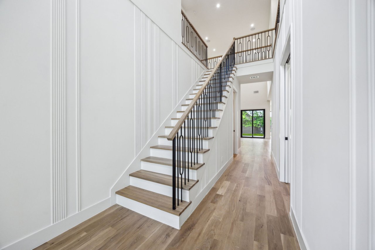 8643 San Leandro Drive