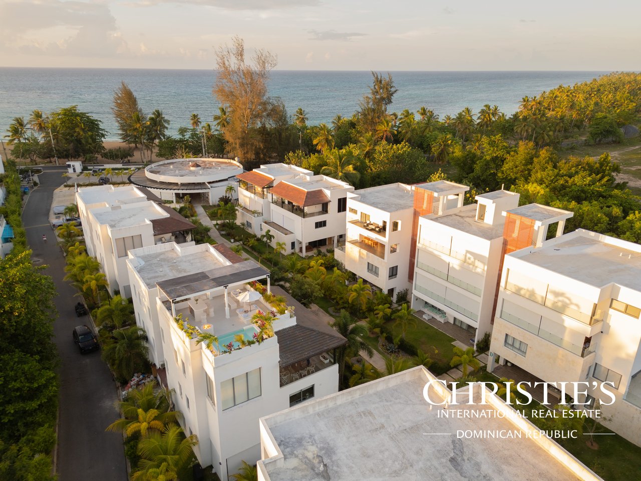 Sunrise Penthouse, Terrenas