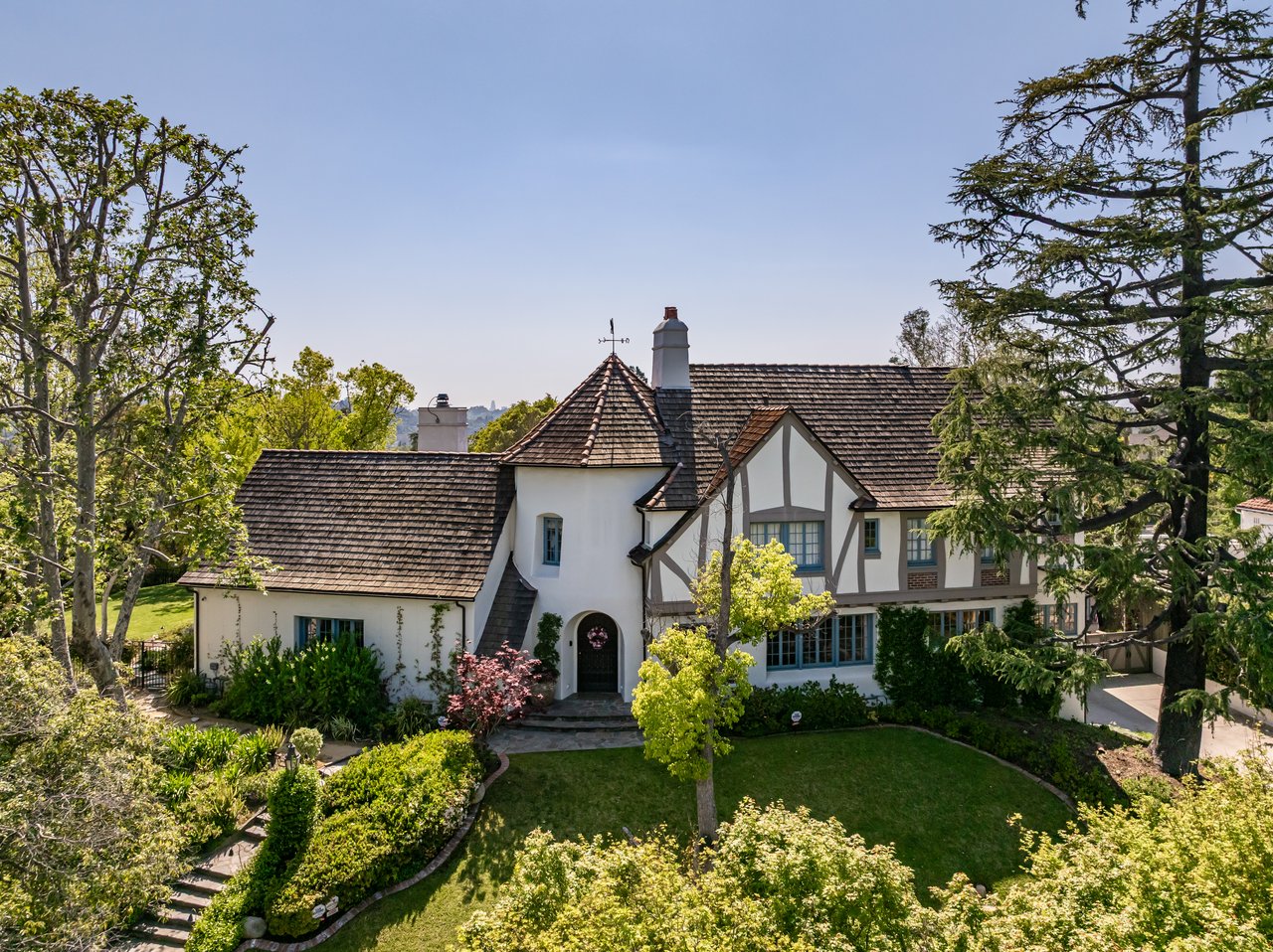 233 Hillside Rd