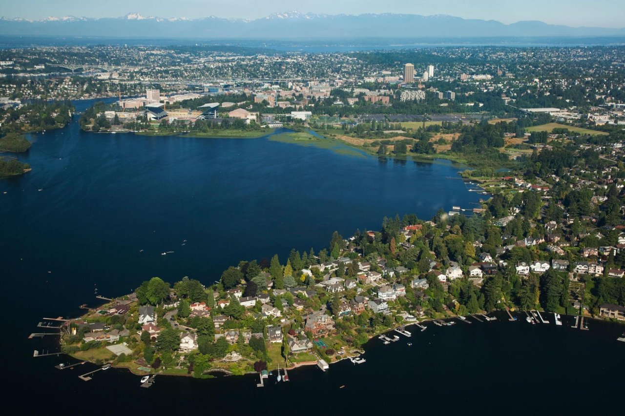 🏡 Why Wealthy Buyers Often Hold Real Estate Longer Than Everyone Else