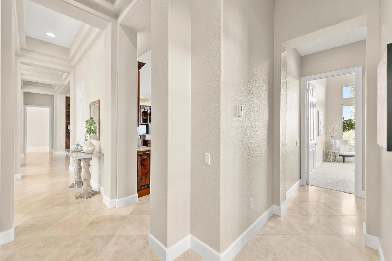 2280 Hidden Hills Ln