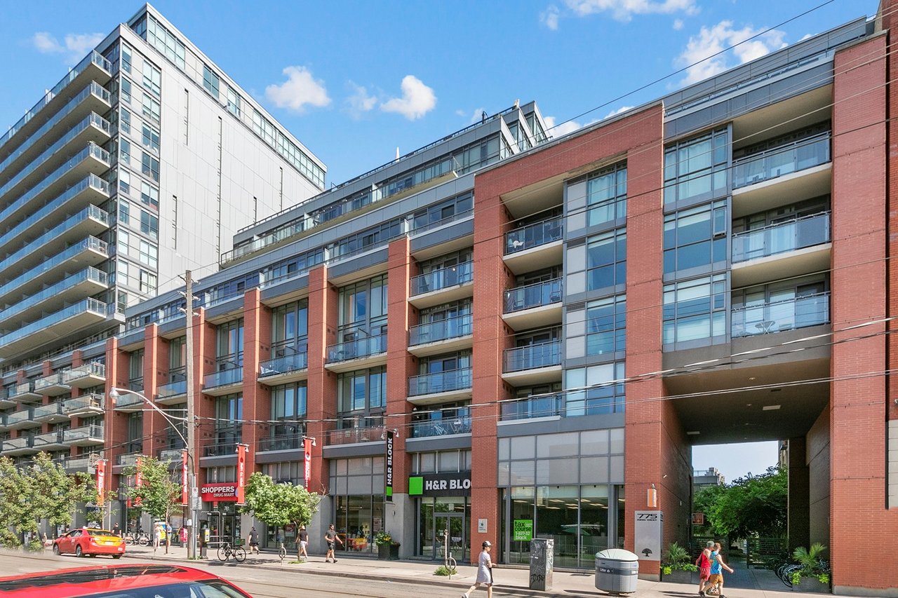775 King St W Unit: 906