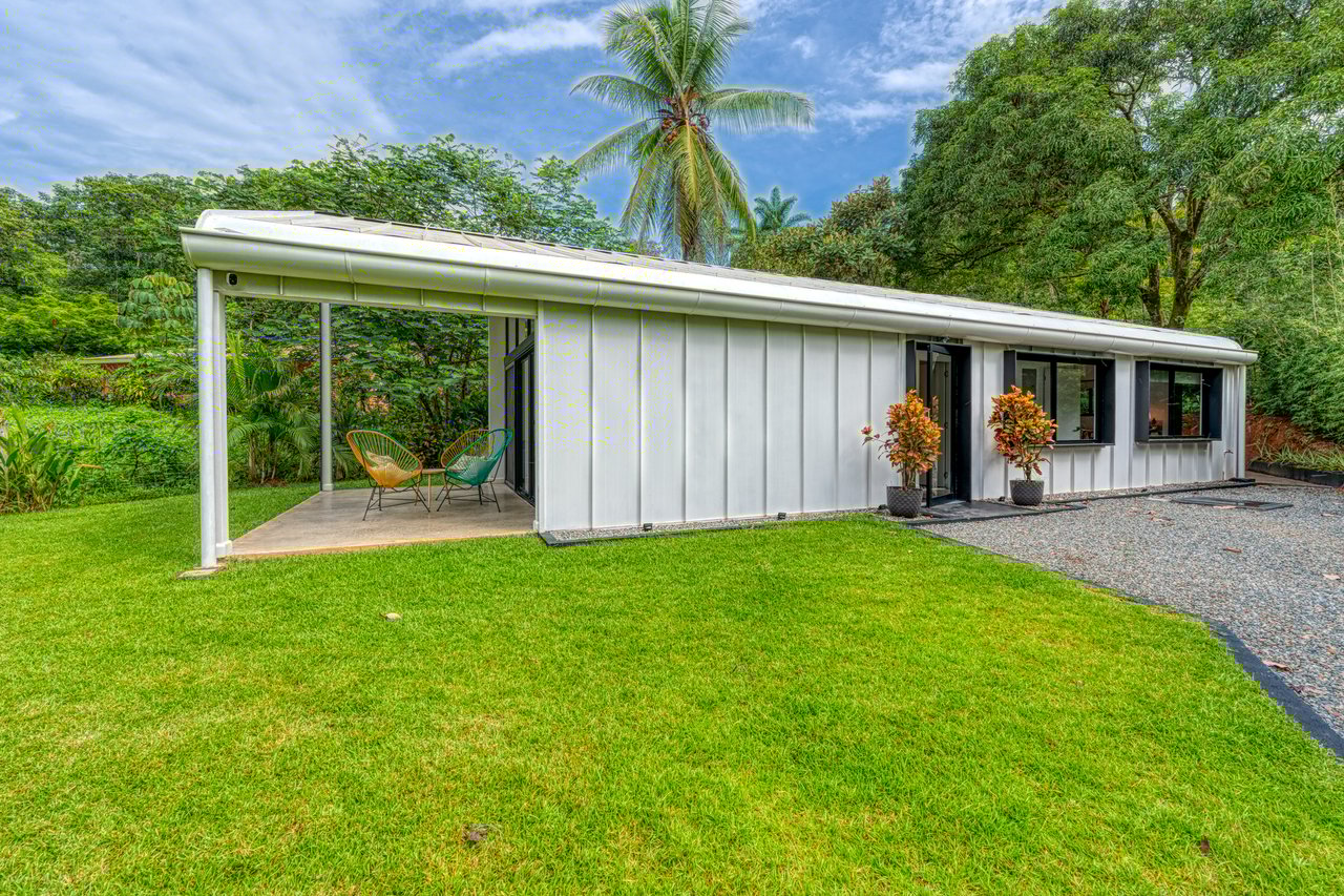 Modern Eco Villa in Central Uvita Only 5 Minutes from Surf Beach