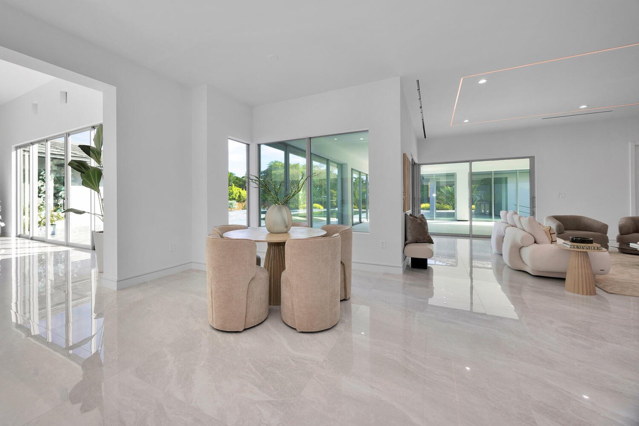 Your Private Resort - Everyday Of The Week