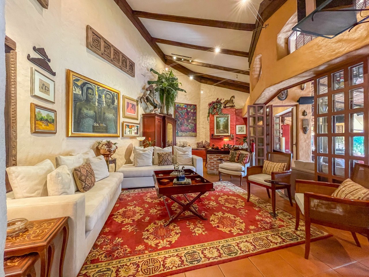 Fully Furnished Luxury Home