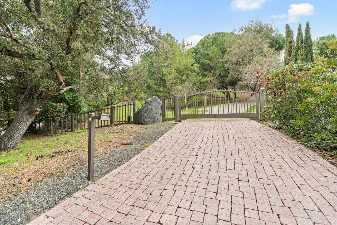 11481 Magdalena Rd