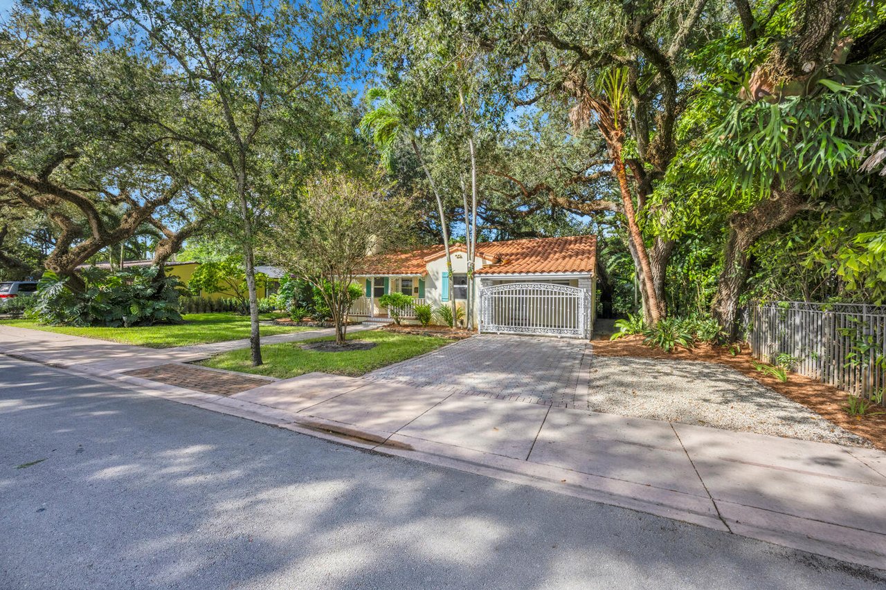 The Oak Haven - The Perfect Coral Gables Home