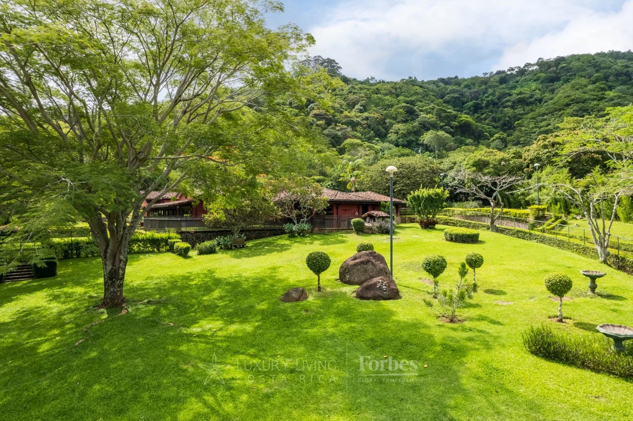19759 - Architectural Hacienda Style Luxury Villa inTranquil Natural Oasis