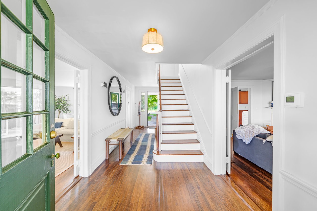 AN ELEGANT WATERFRONT ESCAPE