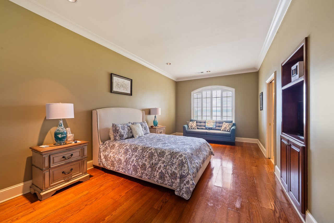745 S Chickasaw Trail