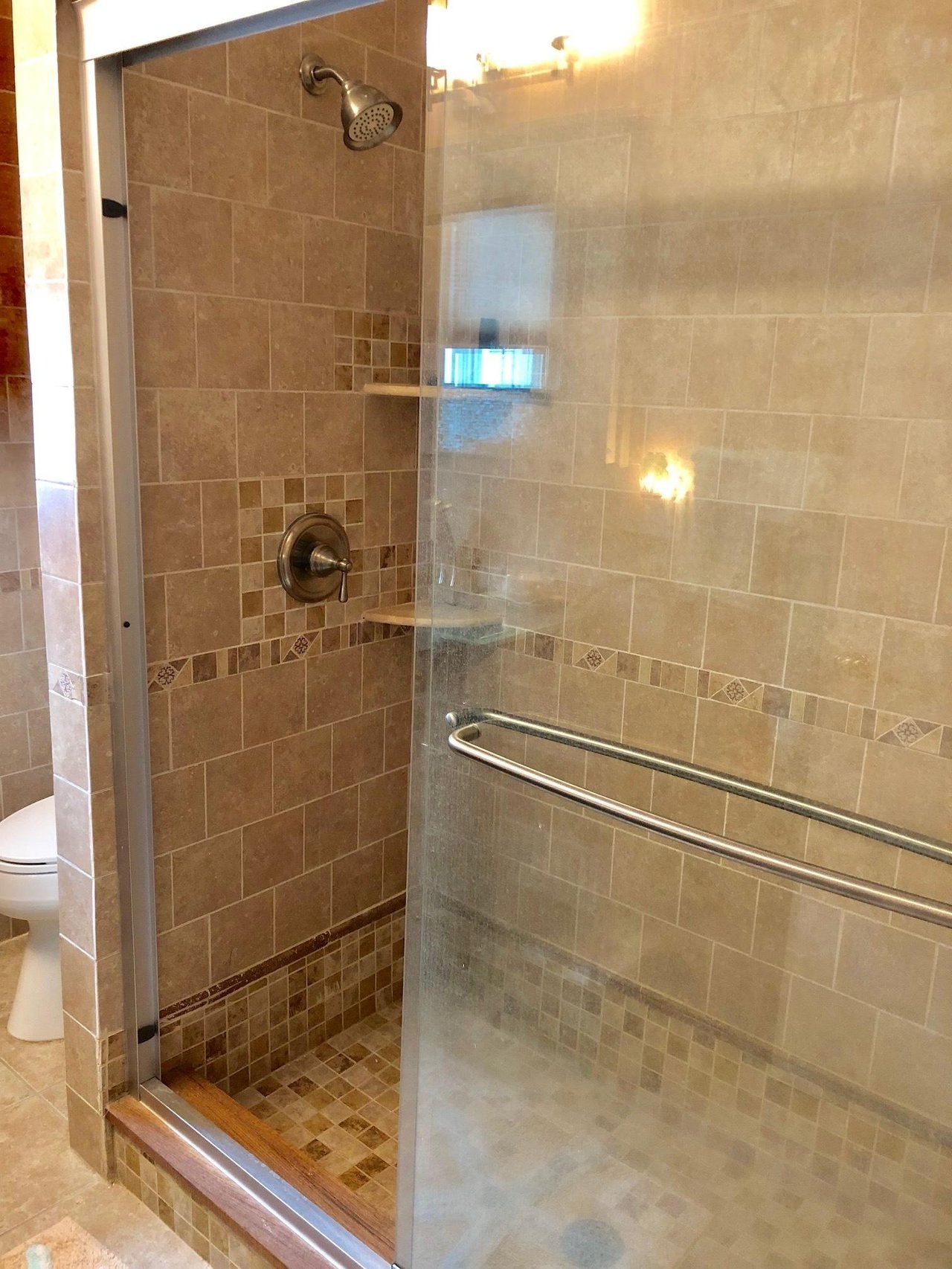 #213 Summer Rental - Newly Renovated 2 Blocks to the Beach