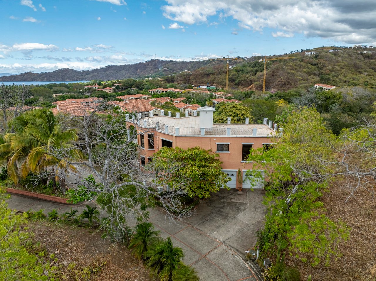 Mansion Del Mar | 5-Bedroom Coastal Elegance Home With Casita Within Walking Distance To Beach