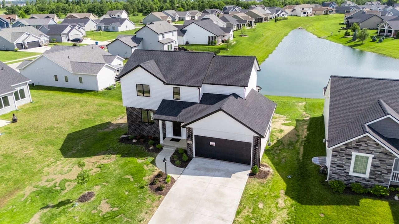 551 Persimmon Cove
