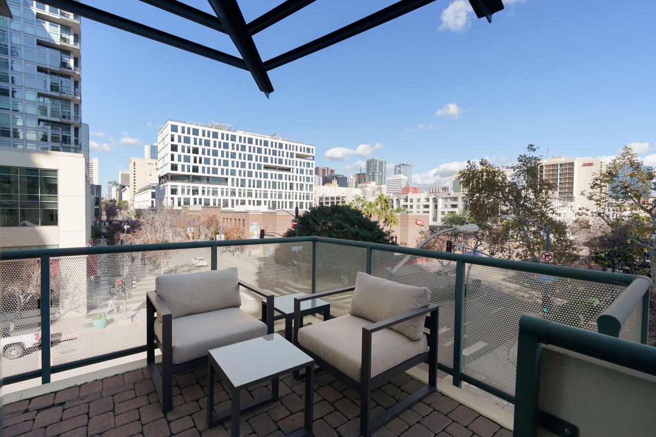 555 Front St, Unit 204