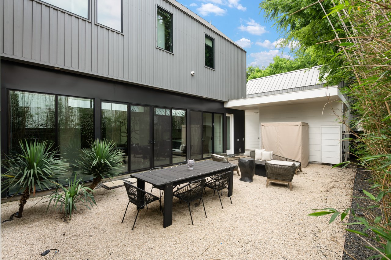 404 W Milton