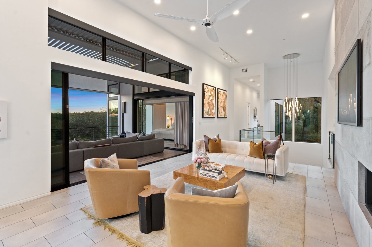 Modern Masterpiece in West Lake Hills