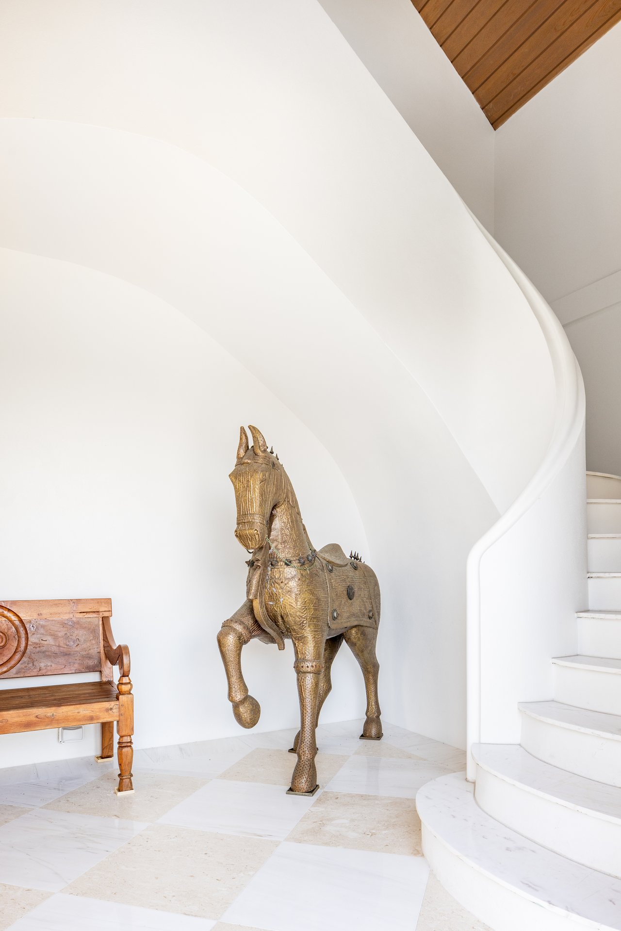 Dutch Colonial Direct Waterfront