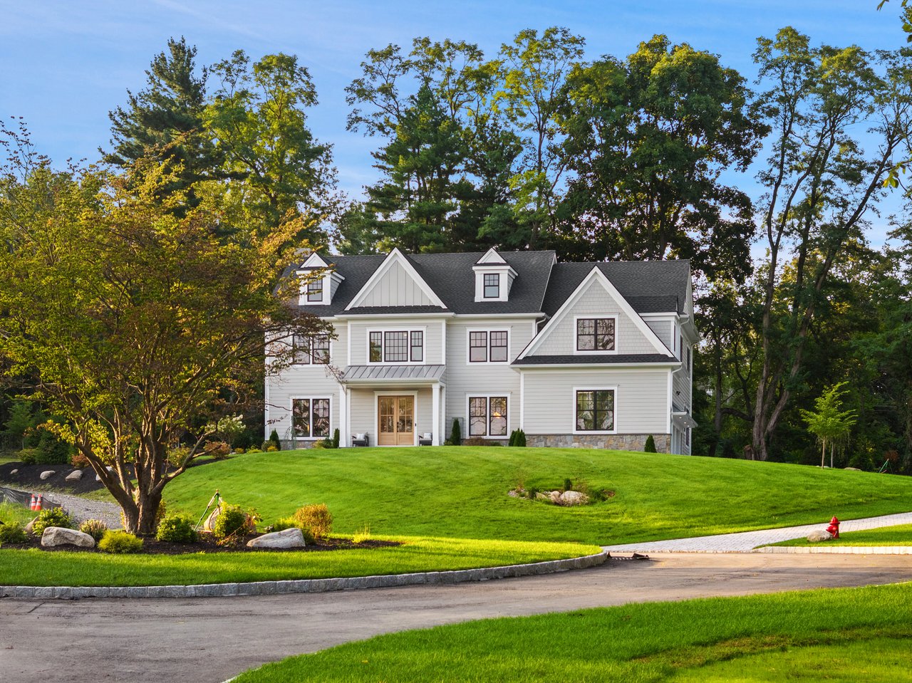 361 Long Hill Rd E, Briarcliff Manor, NY