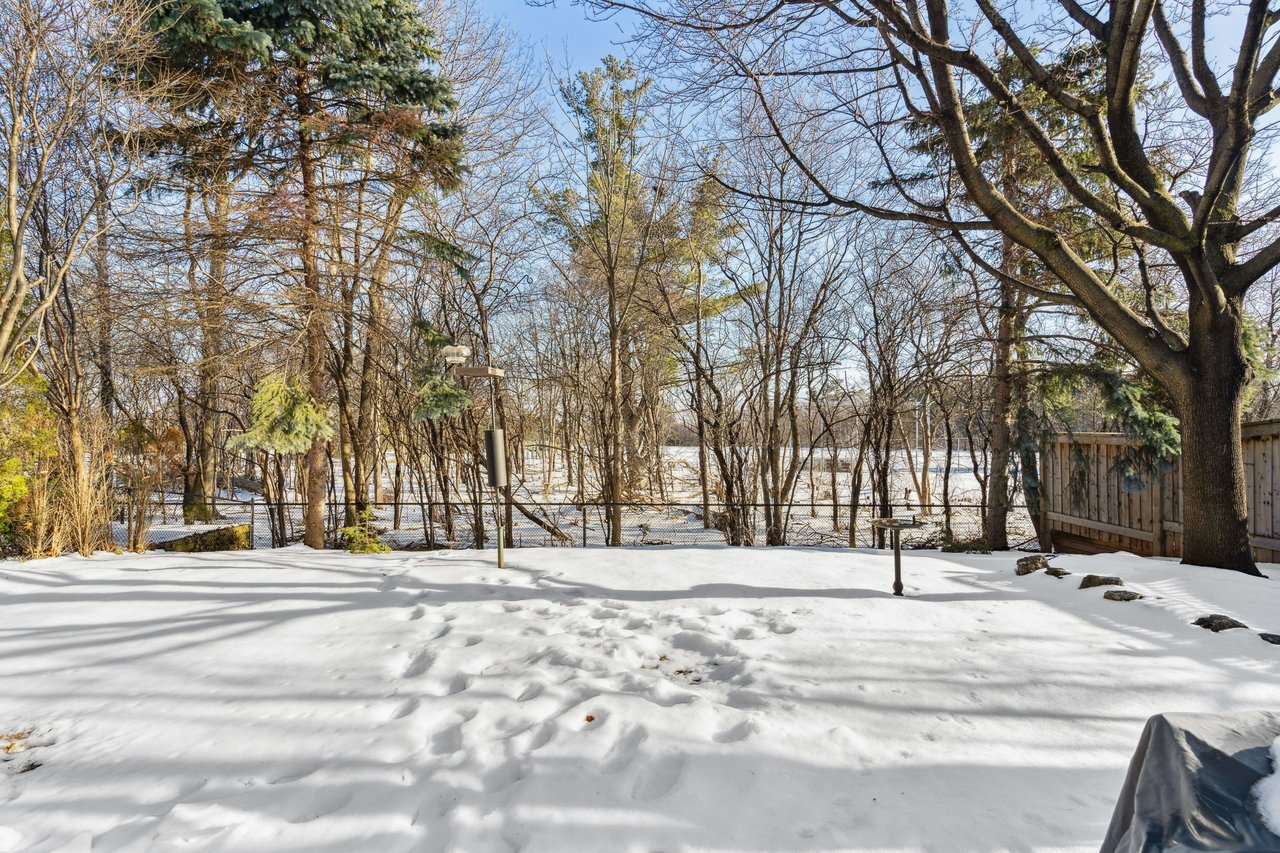 Ravine lot in Glen Abbey!