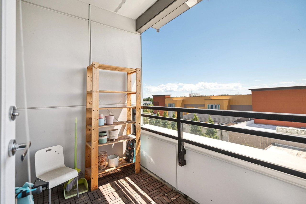 523-9311 Alexandra Rd