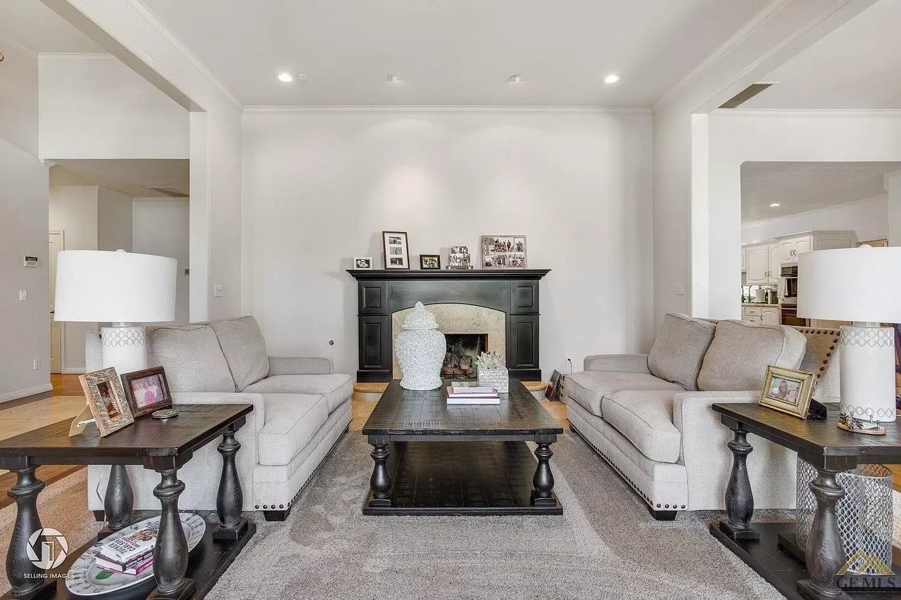6312 De La Guerra Terrace