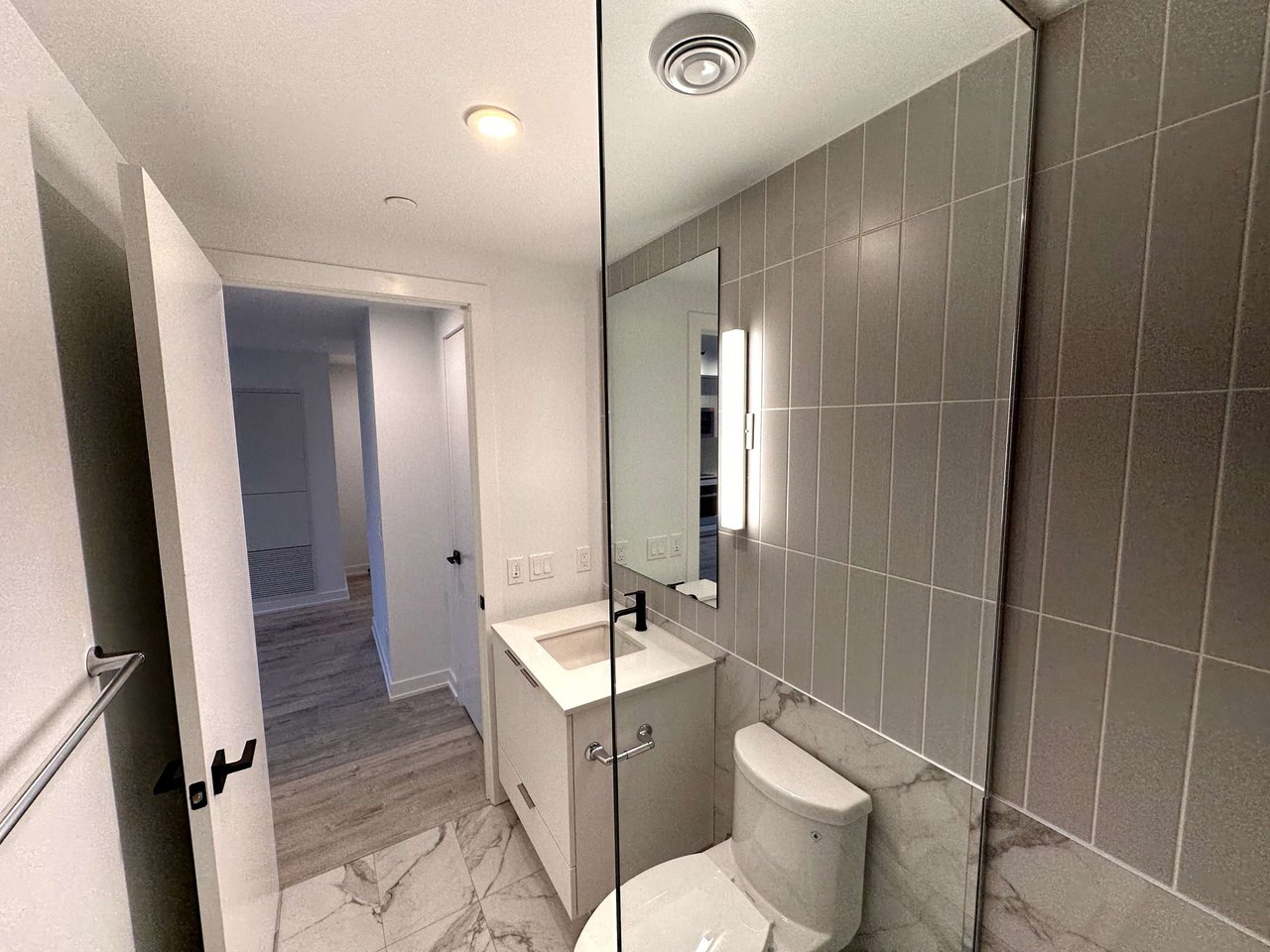 327 King St W, Unit 3601