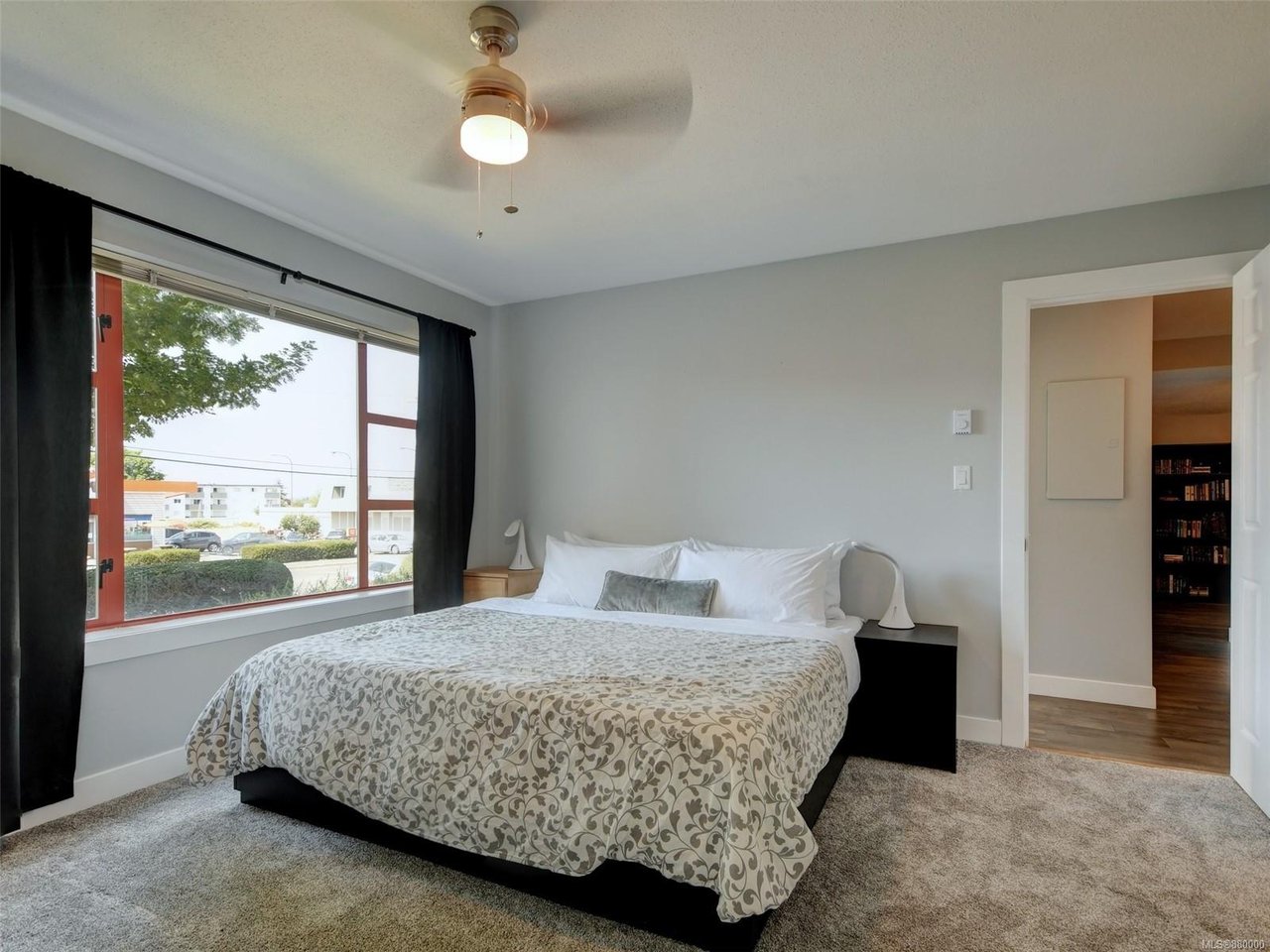 207-873 Esquimalt Rd