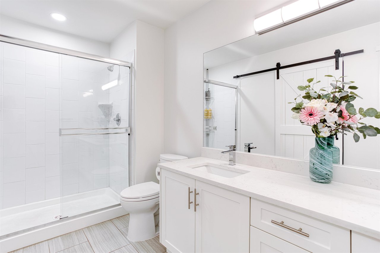 407-200 Klahanie Drive, Port Moody
