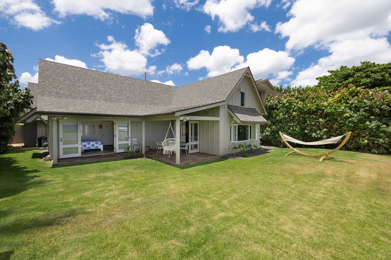 Waialua Beachfront Cottage