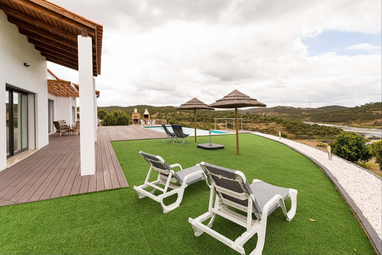 122.5-Hectare Private Estate with Lake, Events Venue & Luxury Home on the Alentejo–Algarve Border