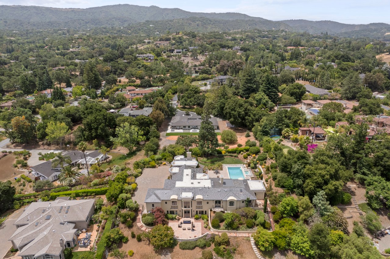 12445 Hilltop DR