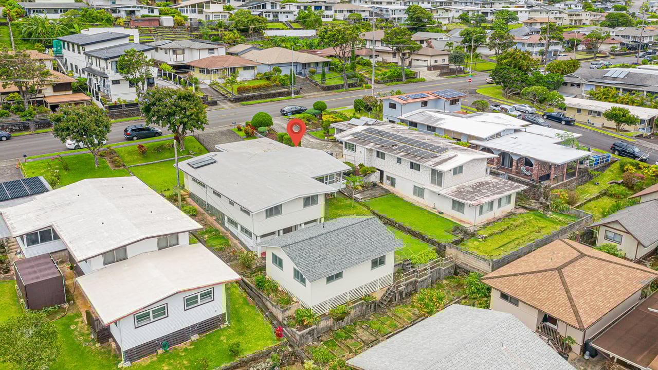 3313 Manoa Road