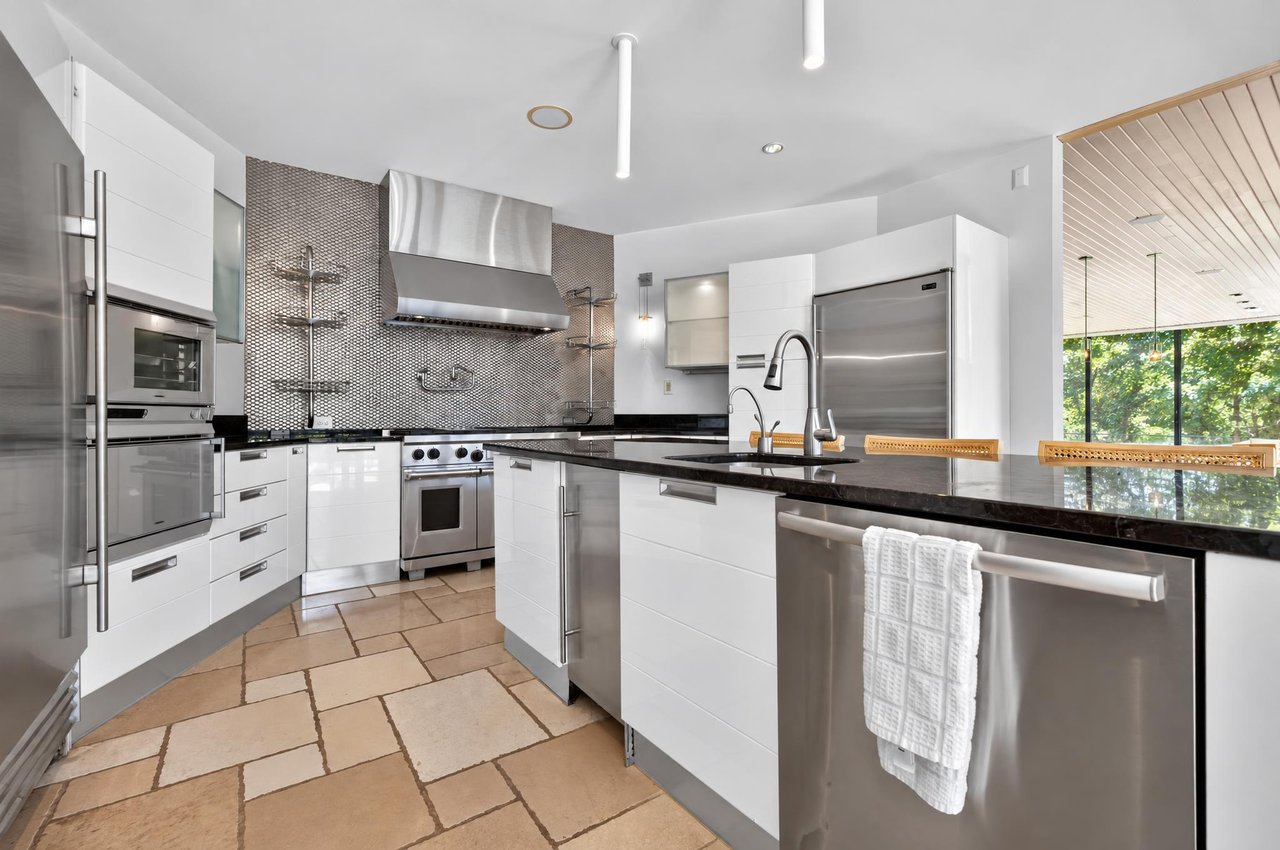 15 Horseshoe Road (Long Island)