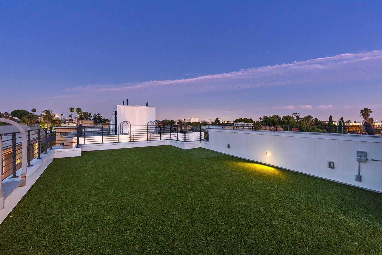Hollywood Townhome $1.85M