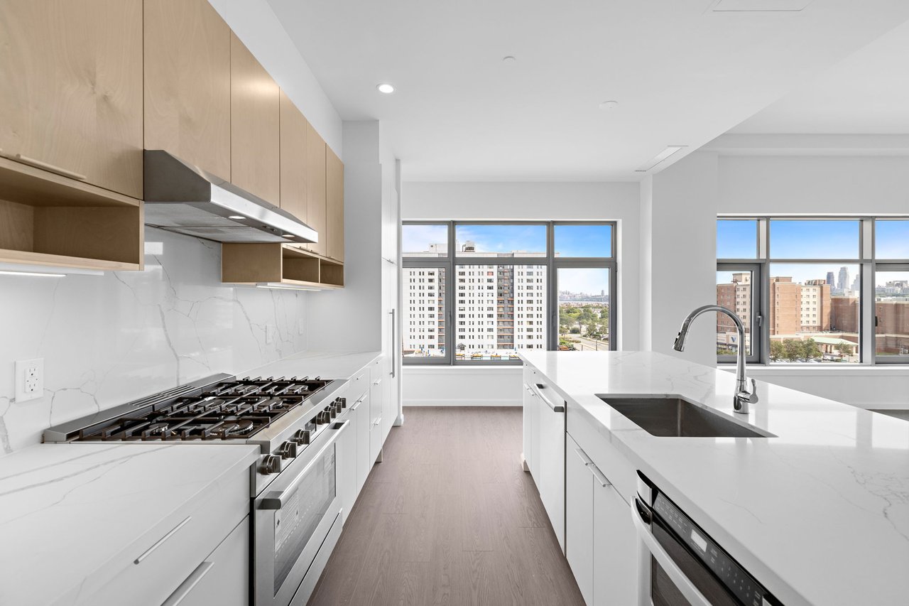 OTTO 4 BEDROOMS | 5 BATHROOMS