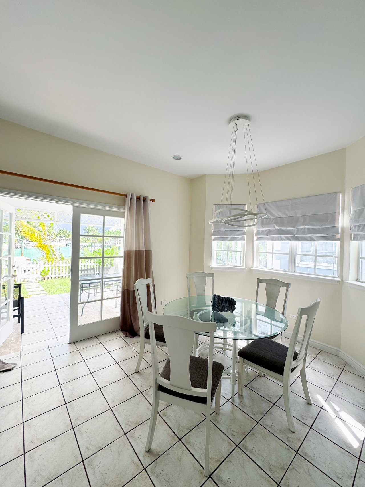 Sandyport | Expansive View Home 