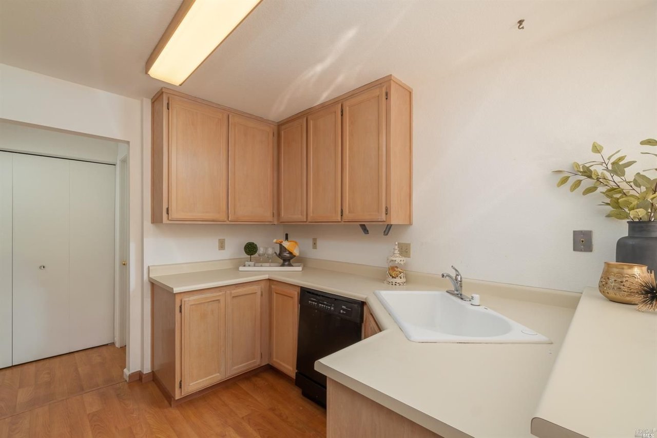 17 Cedarwood Ln