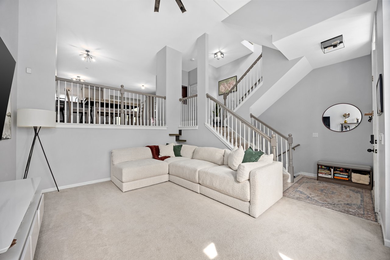 1103 Longwood Dr