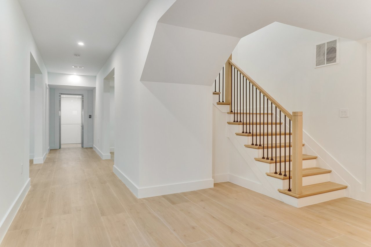 	  	1138 Basil Rd, Mclean, VA 22101