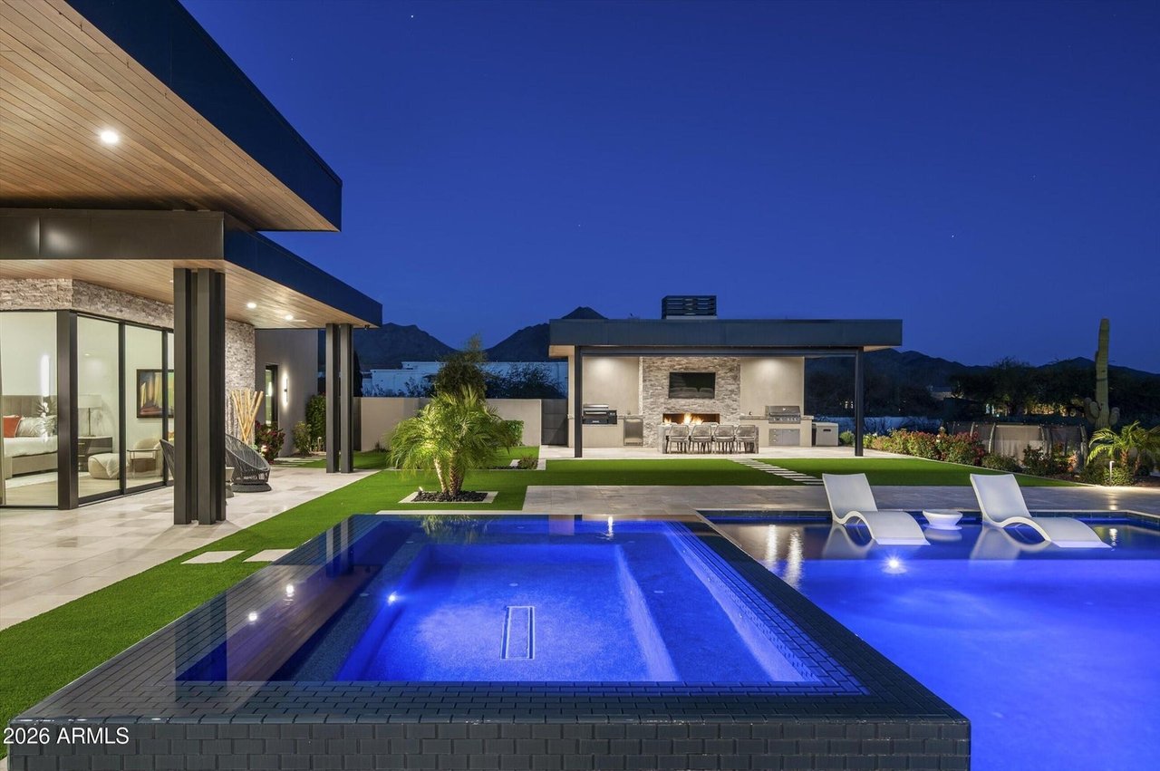 9245 E RIMROCK Drive