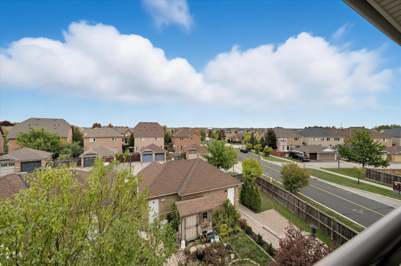 #23 - 20 Greensborough village Circ