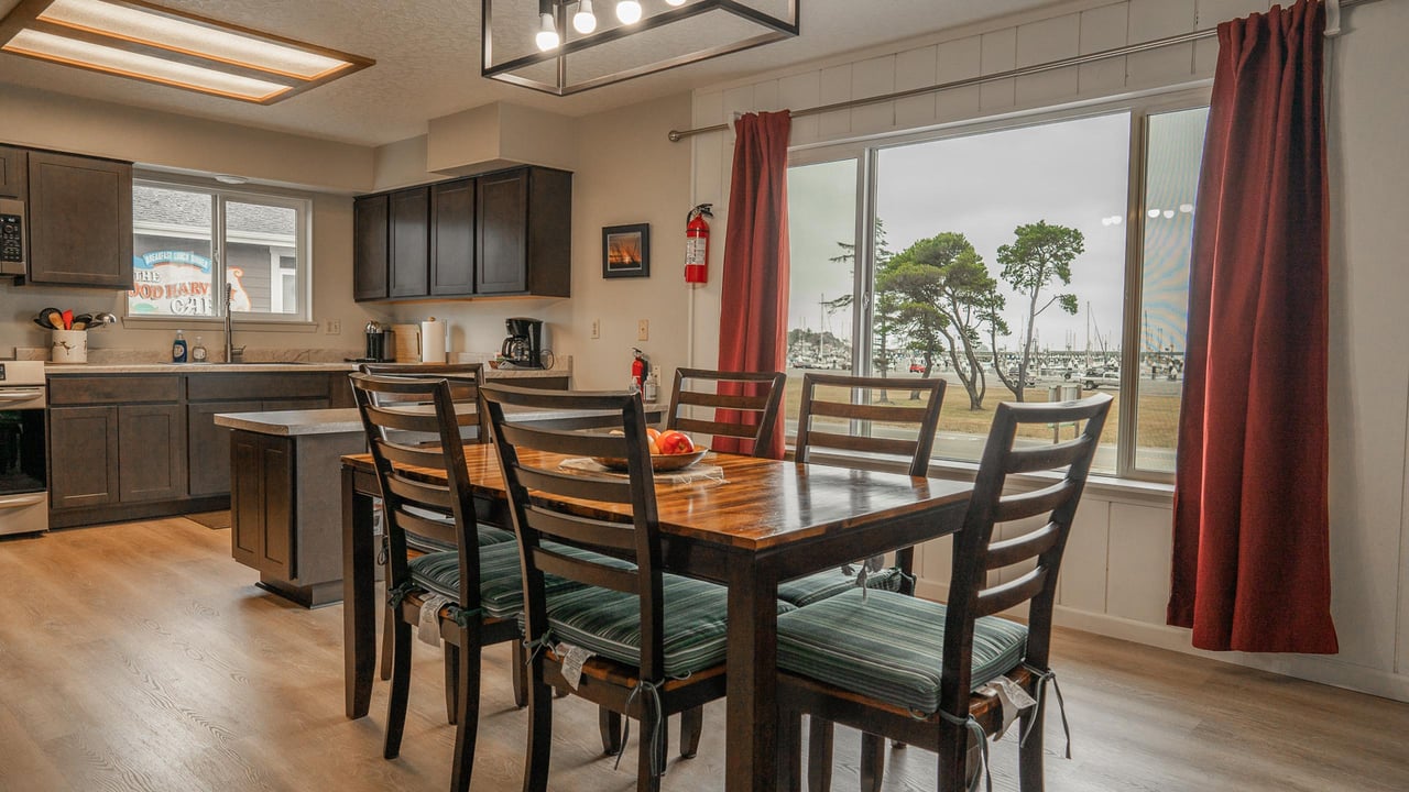 555 Hwy 101 S Apt 3
