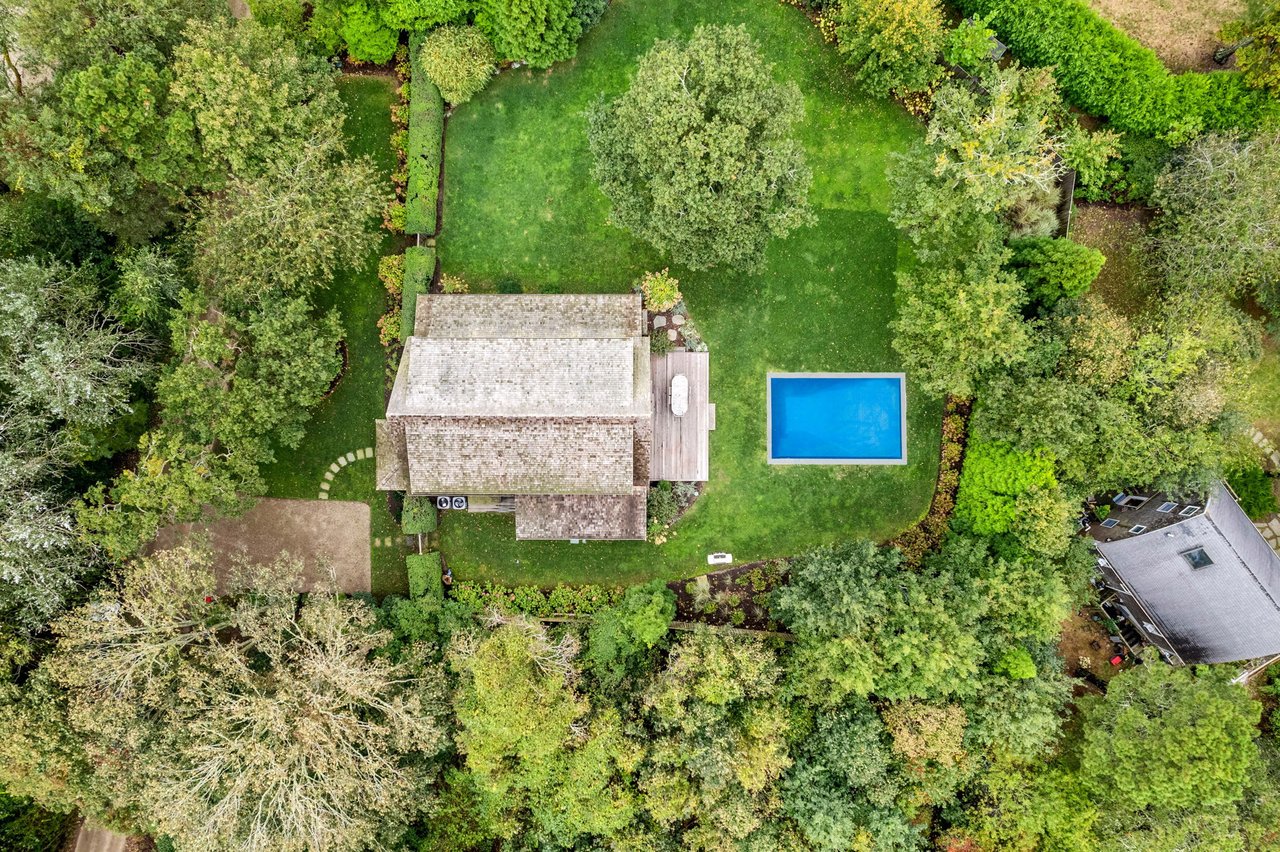 6 Oak Hollow Ln
